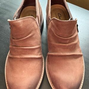 Clarks Leather Side Zip Shooties